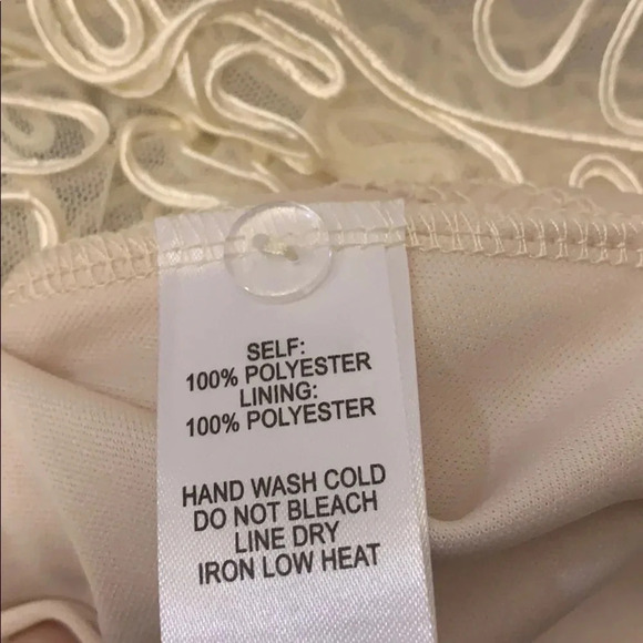 Lulu’s Wedding Dress Ivory Lace Embroidered Size Small New - Picture 11 of 16